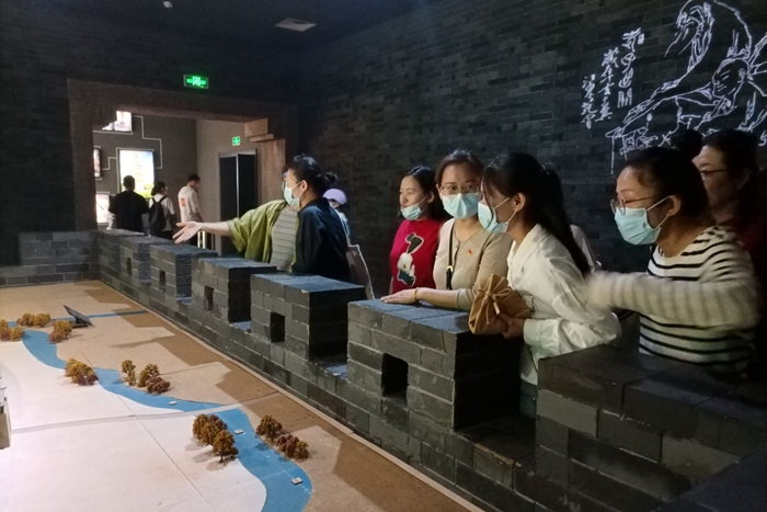 探尋城市記憶，堅定文化自信——中文與傳媒系走進亳州市城市展覽館開展主題黨日活動